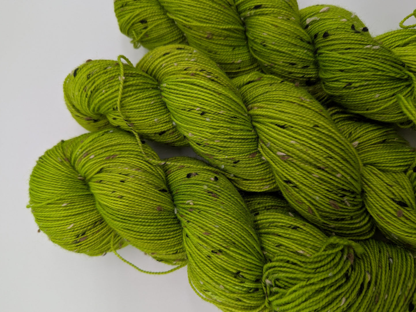 Merino Nep 4ply: Tennis green