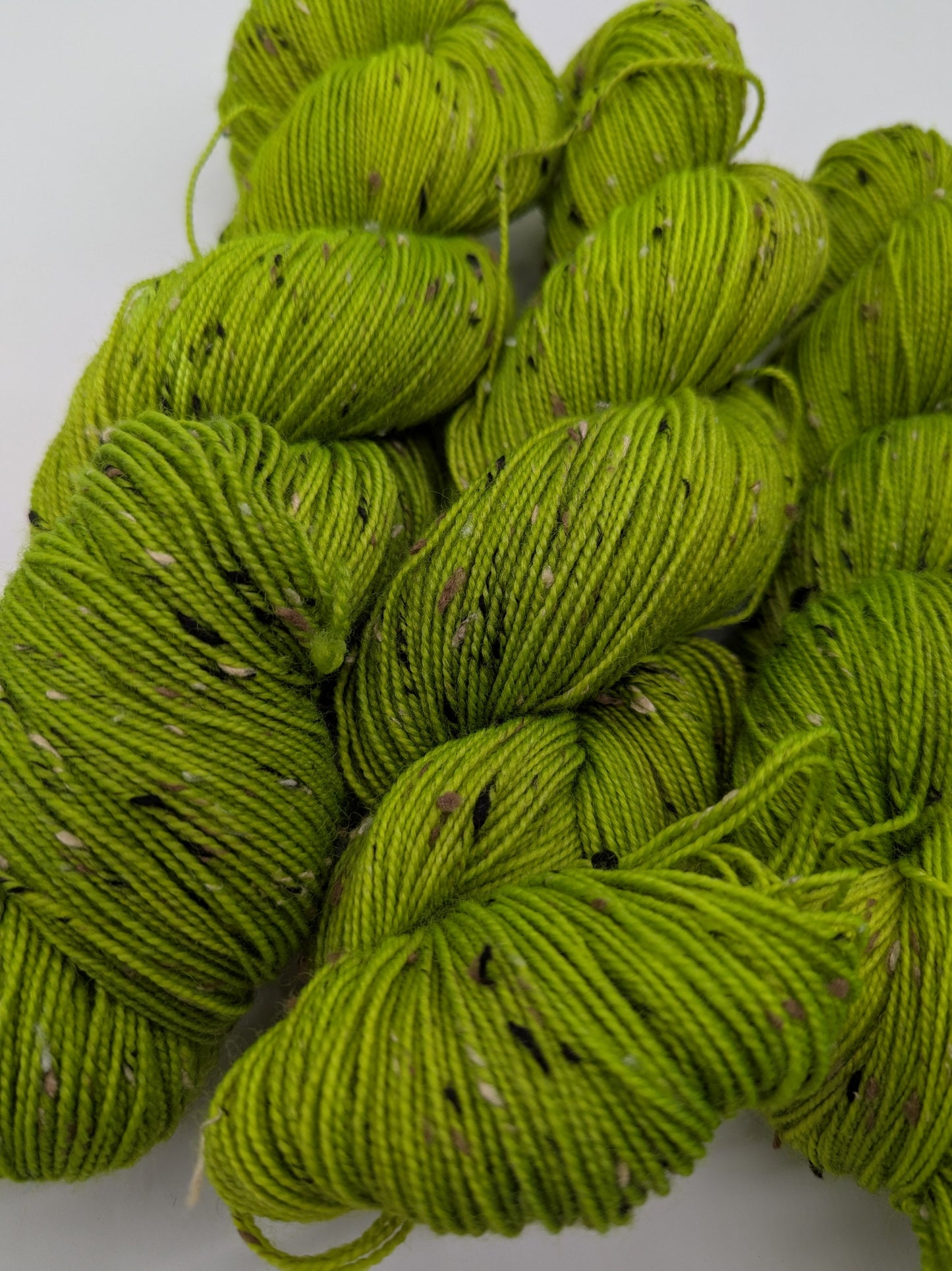 Merino Nep 4ply: Tennis green